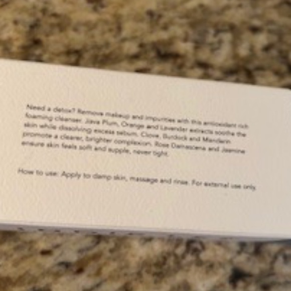 Indie Lee Purifying Face Wash *NEW* - Picture 5 of 9